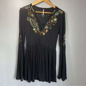 Free People Black Lace Up Embroidered Bell Sleeve Peasant Blouse Tunic Top T25